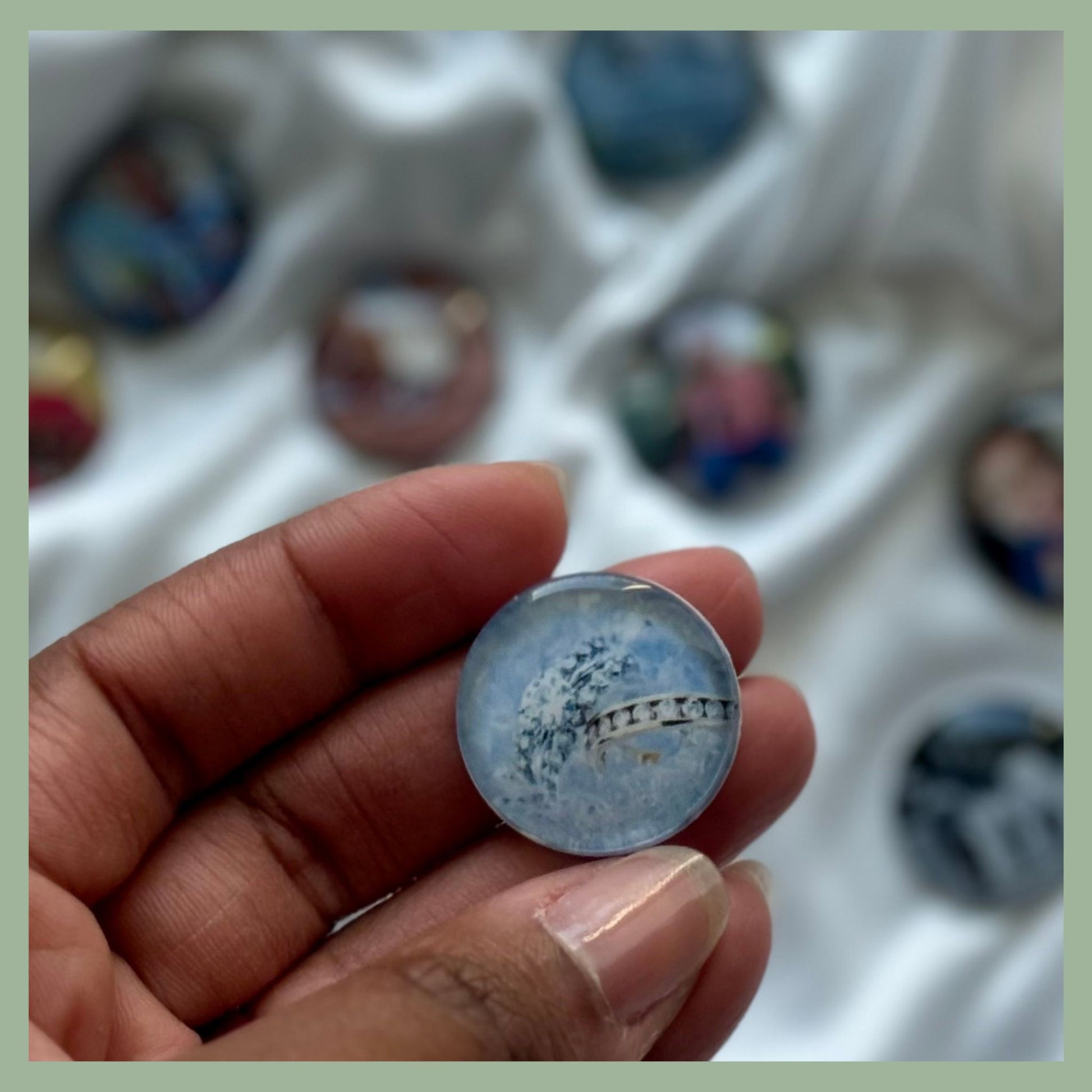 custom round photo fridge magnet